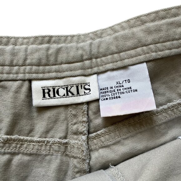 Ricki's Women's Utility Cargo Shorts Hiking Vintage Y2K Khaki Beige XL 34" Waist - Picture 5 of 6